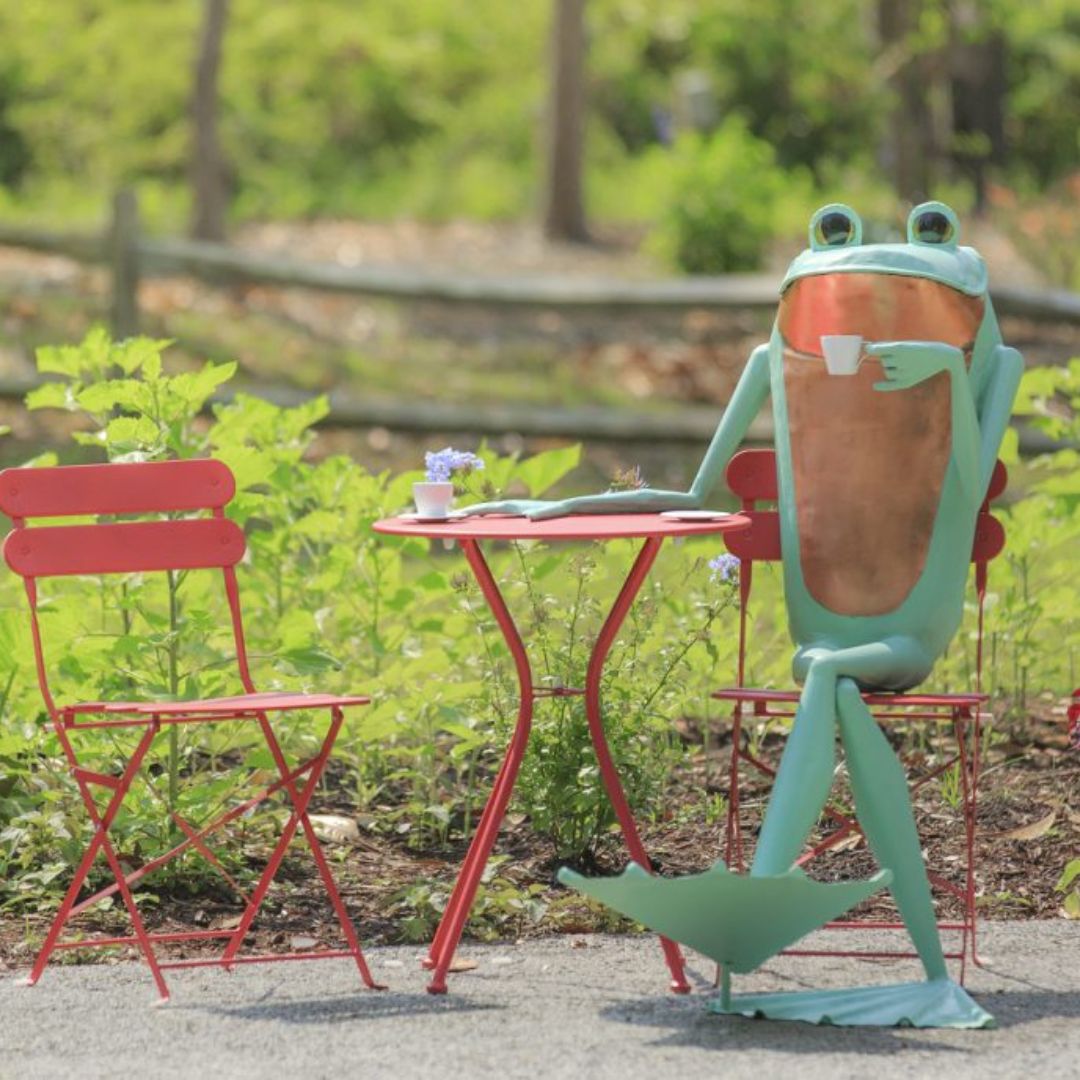 /NewsroomImages/1224/4. Ribbit the Exhibit II - Relaxing Frog.jpg