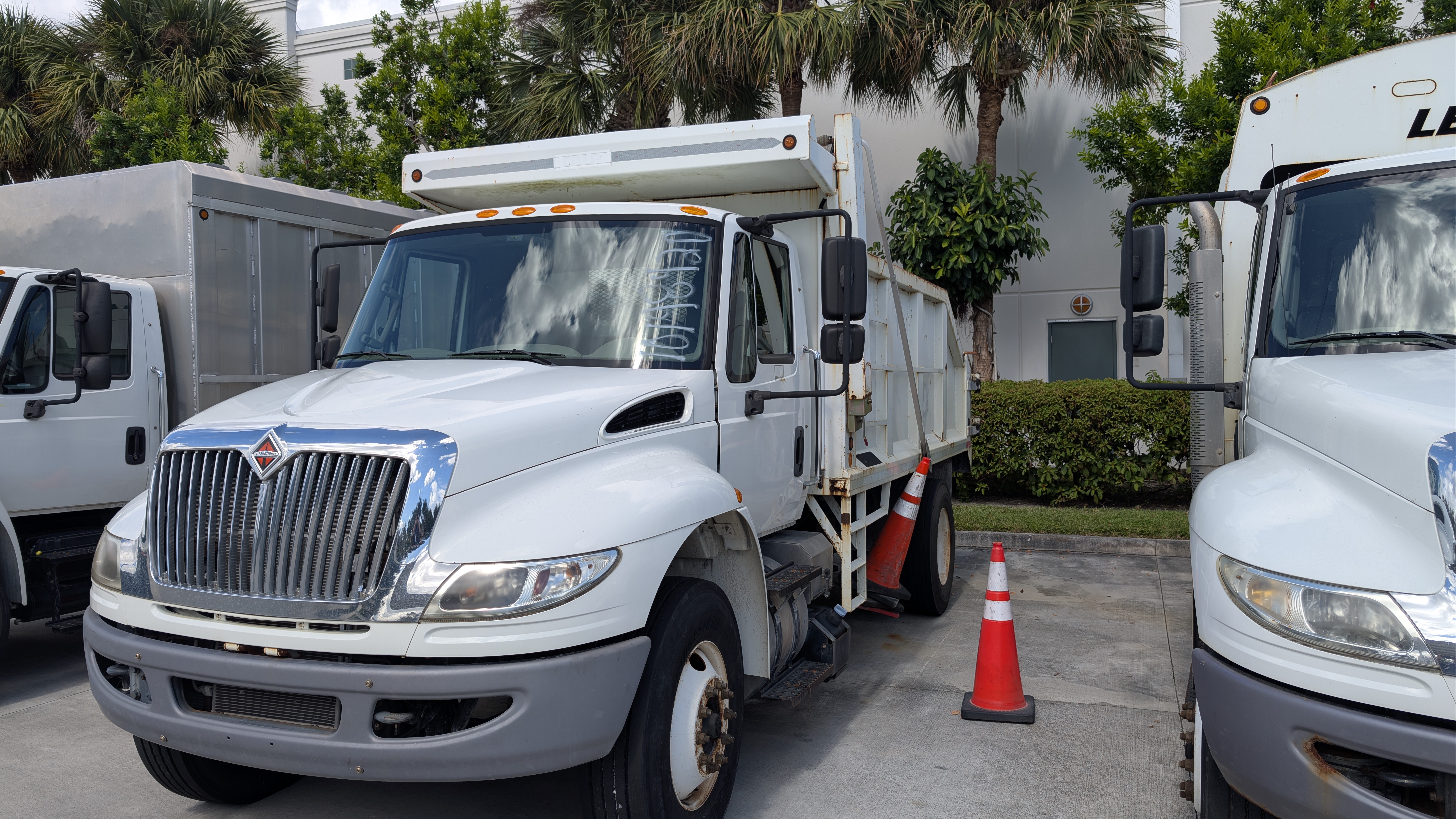 2016 INTERNATIONAL 4300 FLAT BED 14 FT DUMP TRUCK