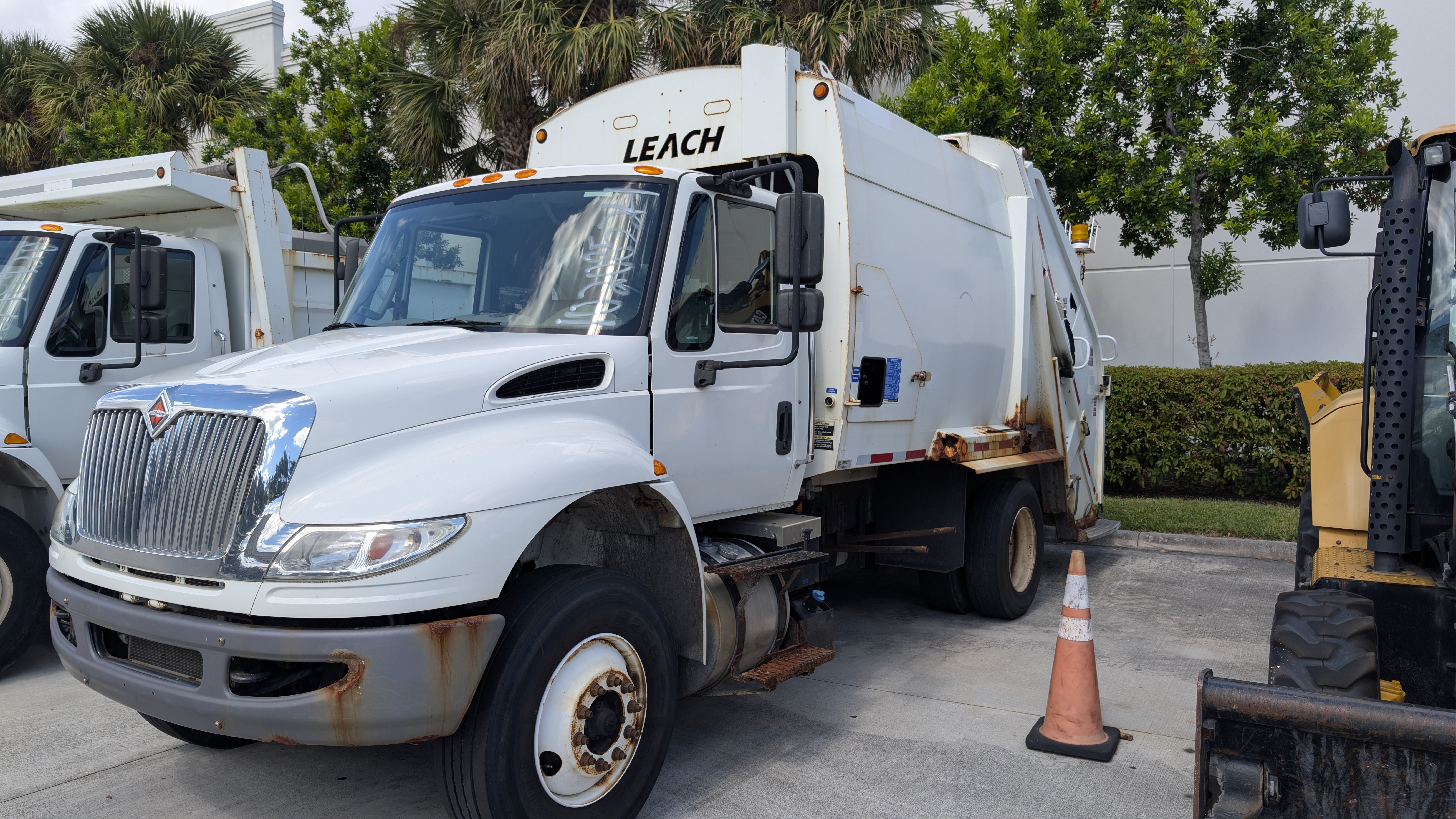 2019 INTERNATIONAL 4300 16 YD GARBAGE PACKER