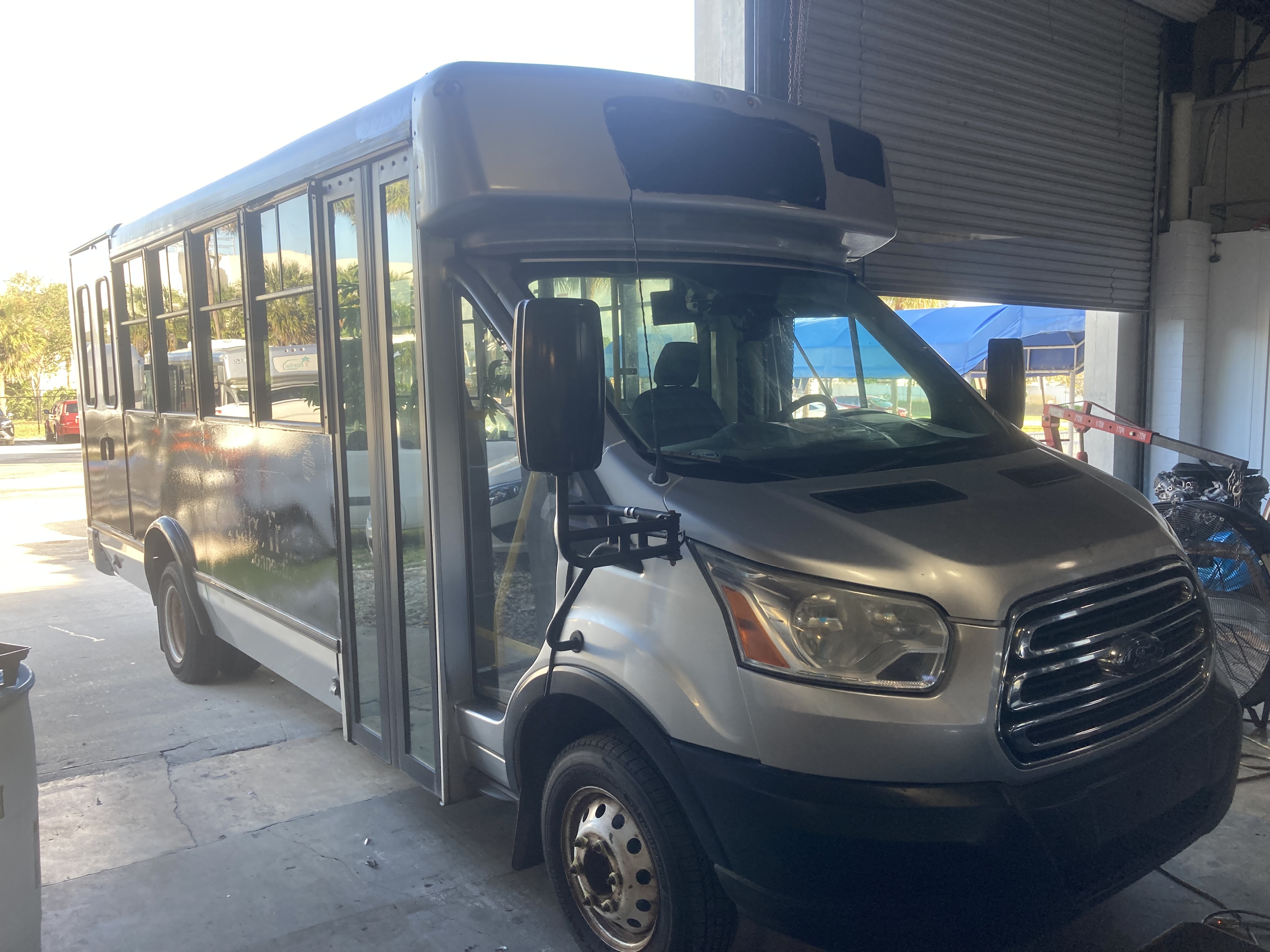 2019 FORD T-350 CUTAWAY TRANSIT BUS