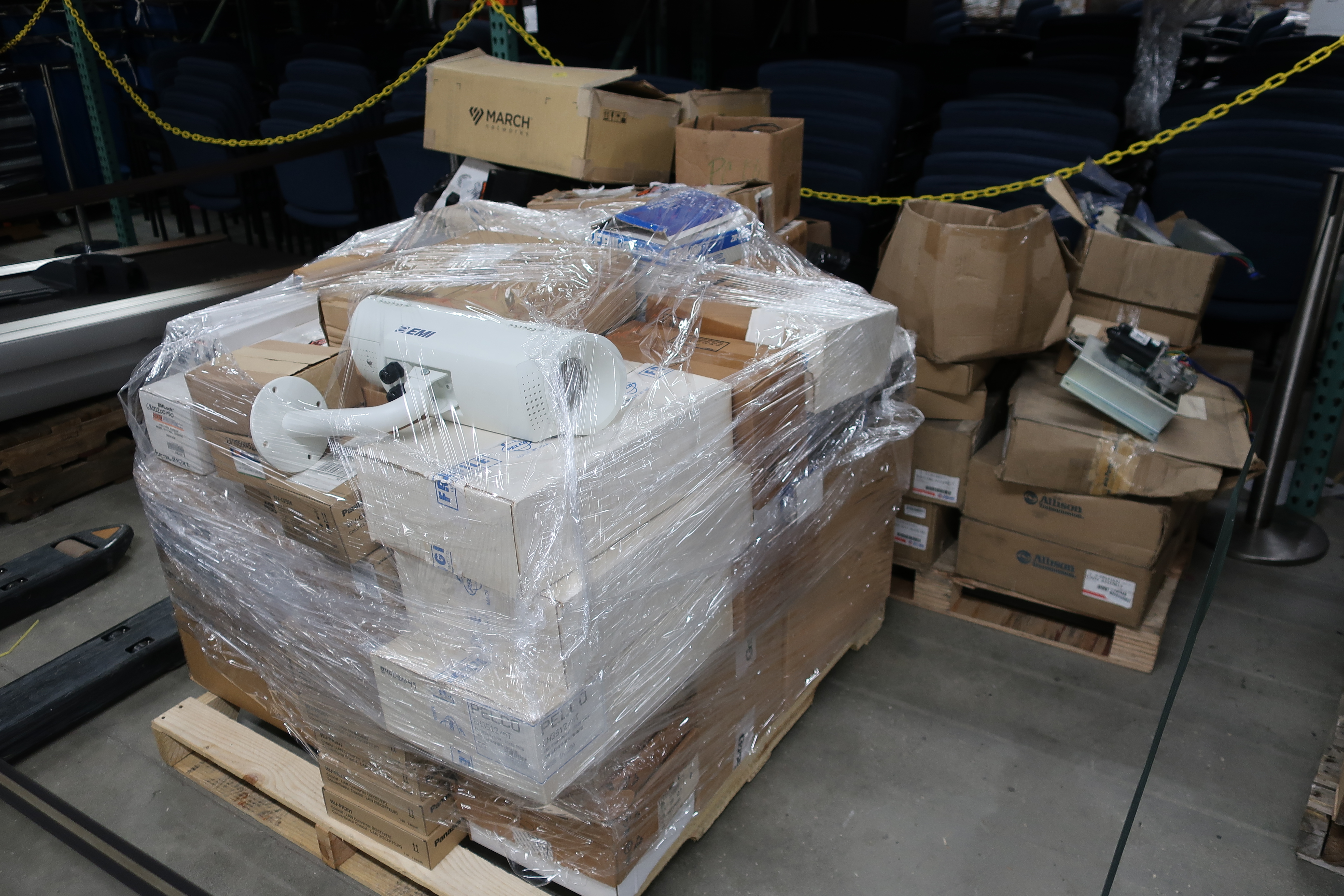 LOT OF MISCELLANEOUS BUS PARTS
