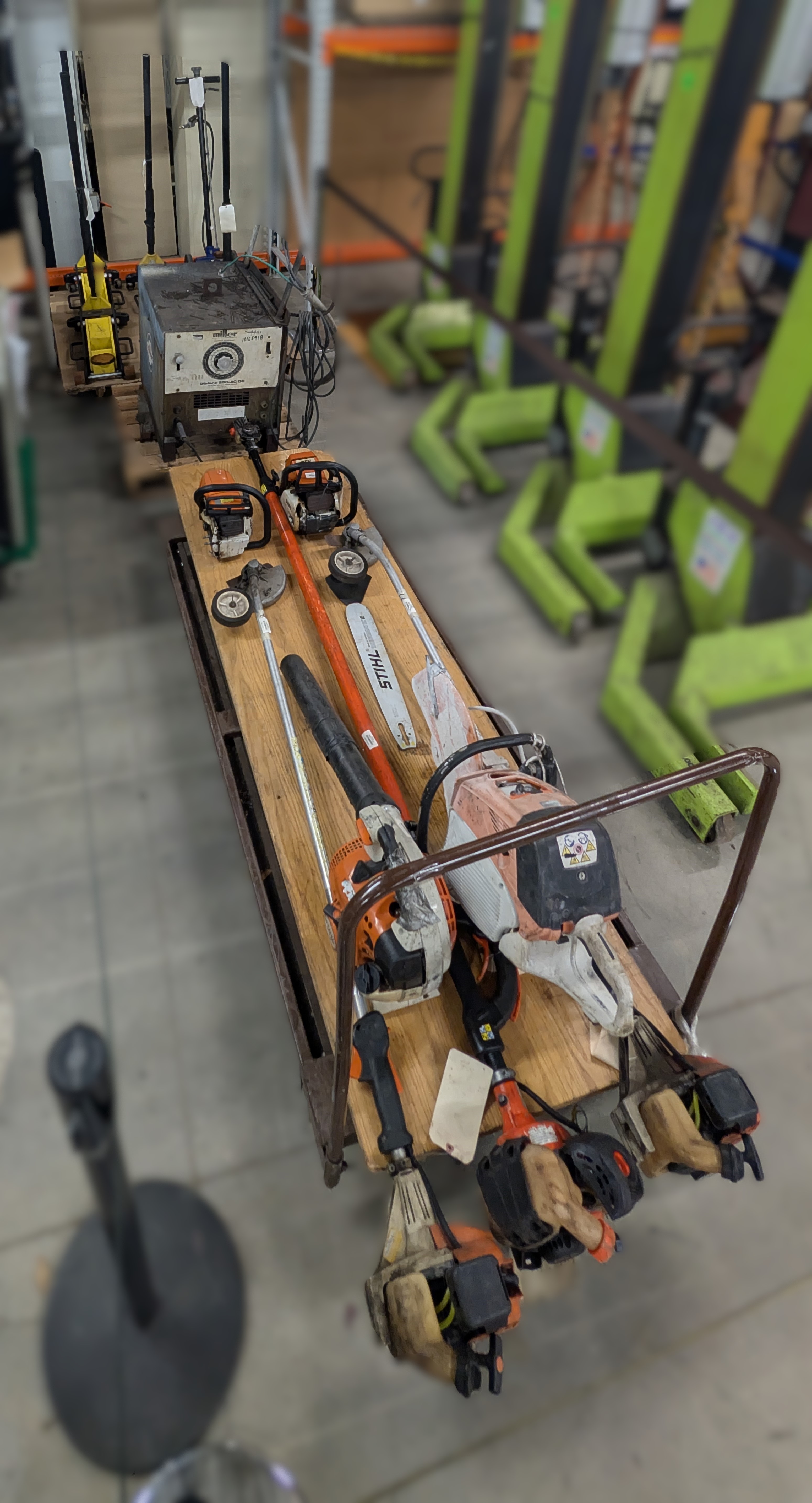 LOT of MISC. LAWN MAINTENANCE & INDUSTRIAL EQUIPMENT
