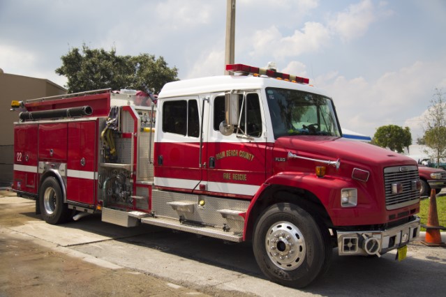 Type of Unit:  Engine
Station:  22
Year Built:  2003
Manufacturer:  Ferrara
Chassis:  Freightliner FL-80
Water Capacity:  750 gallons 
Pump Rate:  2250 gallons per minute 
Foam Capacity:  15 gallons 