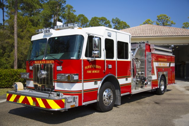 Type of Unit:  Engine
Station:  31
Year Built:  2006
Manufacturer:  E-One
Chassis:  Typhoon
Water Capacity:  750 gallons 
Pump Rate:  1250 gallons per minute 
Foam Capacity:  30 gallons 