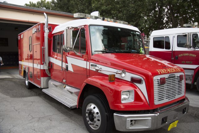 Type of Unit:  Rescue 
Station:  52 
Year Built:  2004 
Manufacturer:  American LaFrance 
Chassis:  Freightliner FL-60 