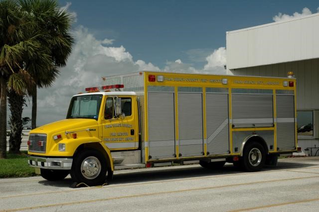 Type of Unit:  MCI Support Unit 
Station:  81 
Year Built:  1999 
Manufacturer:  Ferrara 
Chassis:  Freightliner FL-70 Heavy Rescue 
